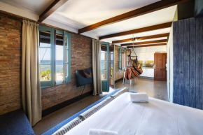 Studio touching the beach